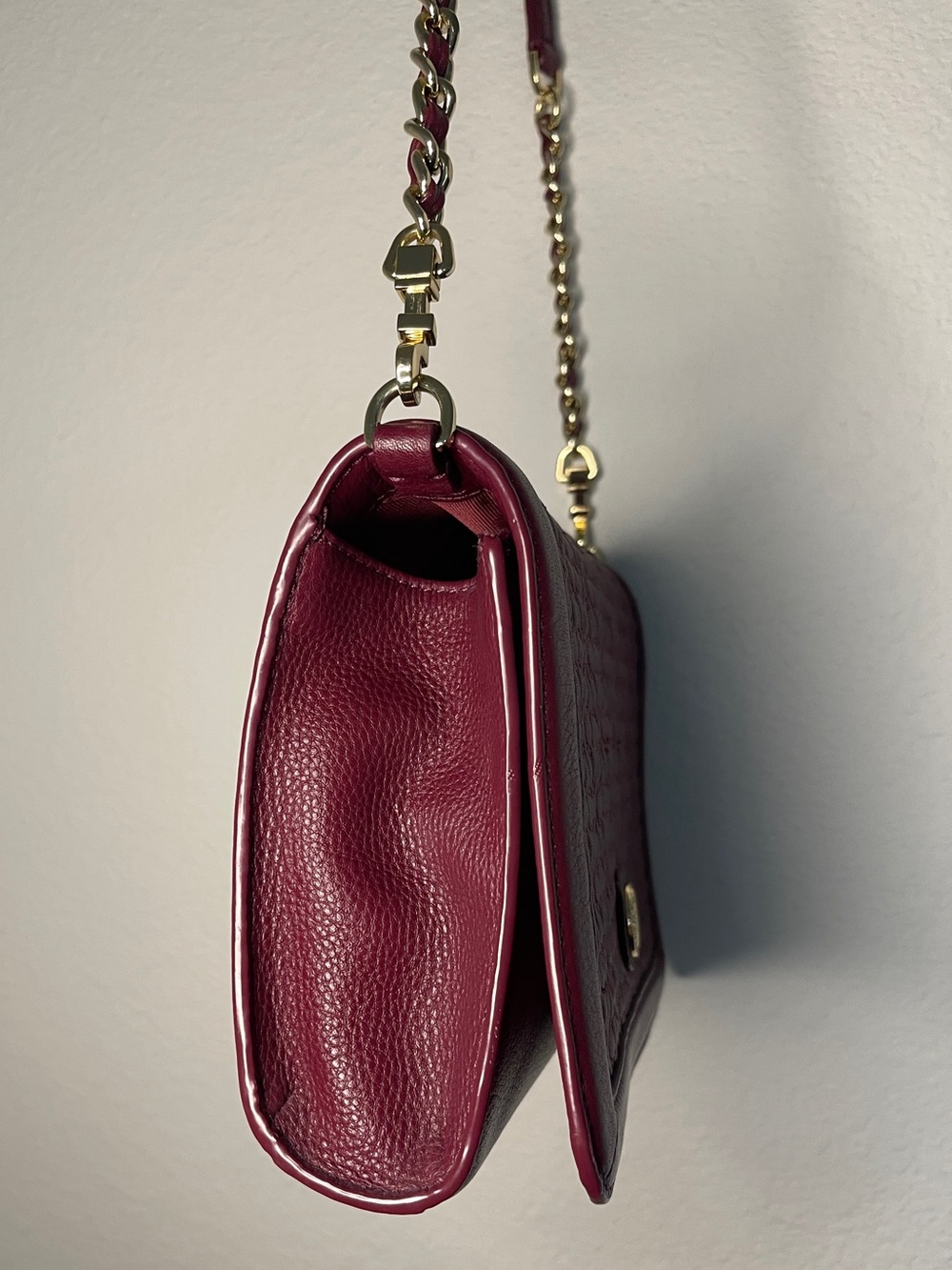 EUC Tory Burch Quilted Burgundy Crossbody Bag with Gold Logo - Picture 5 of 10